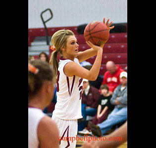 Alexa Kennedy led the Lady Racers with 14 points, 6 rebounds, and 7 assists.